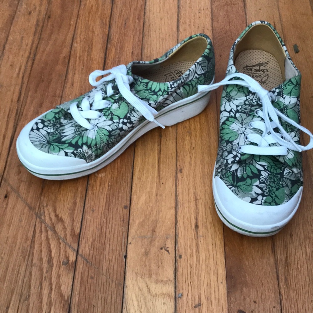 Dansko vegan shoes